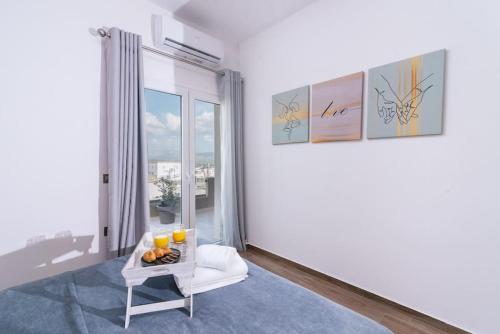 Postel nebo postele na pokoji v ubytování Blue Apartment in the Hill