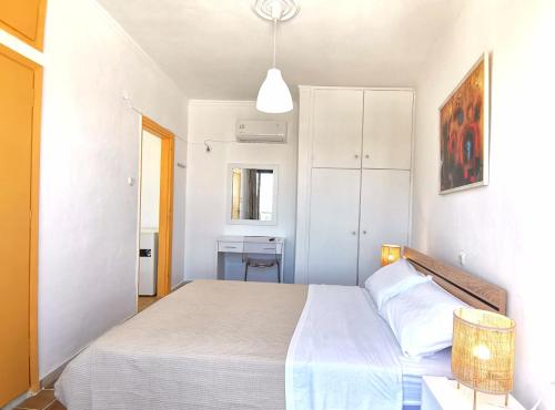 3rd floor apartment in town with sea view