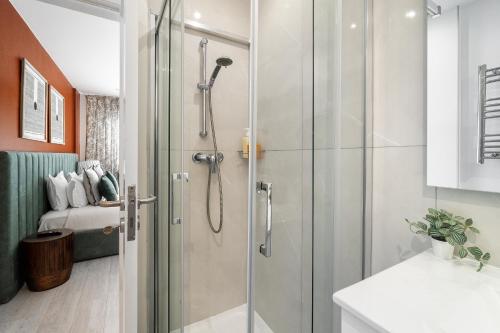 WHome Cascais Coastline Atlantic Gardens w/AC, Parking & Sea View