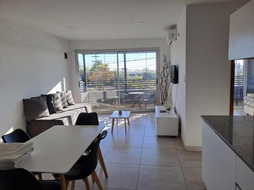 Imagen de la galería de Departamento en Luján de Cuyo, Perfecta ubicación para visitar viñedos!, en Ciudad Lujan de Cuyo