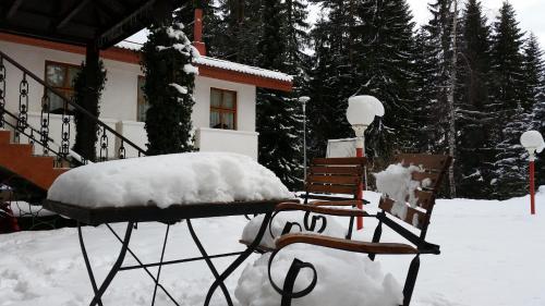 Το Elina Hotel τον χειμώνα