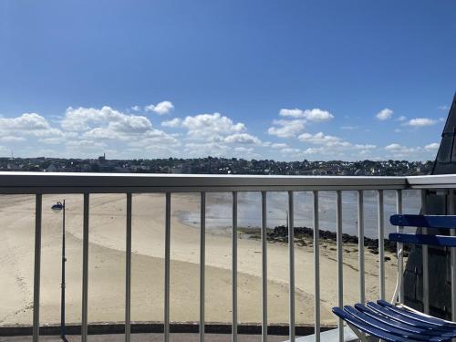 Photo de la galerie de l'établissement 529 - A ERQUY, à proximité du port et face à la plage, à Erquy