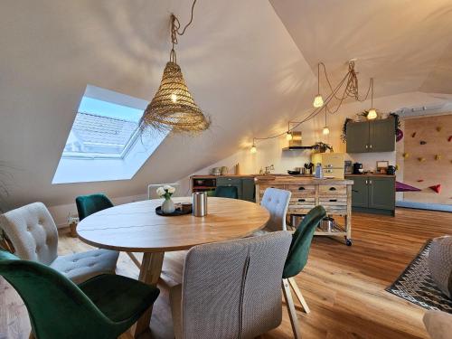 Η κουζίνα ή μικρή κουζίνα στο BETTER l boho apartment l Kletterwand