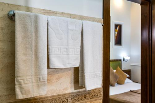 Ванная комната в La Strada Boutique Villa