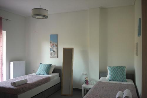Nelli's Home near the airport, sea and port