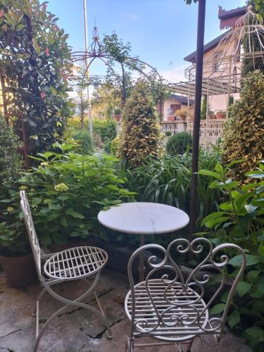 Gallery image of Villa Costanza Appartamento con giardino in Magreglio