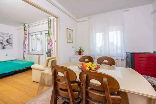 Apartment in Crikvenica 13715