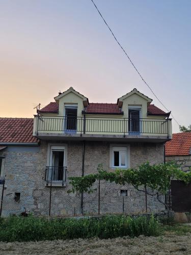 Mara village house