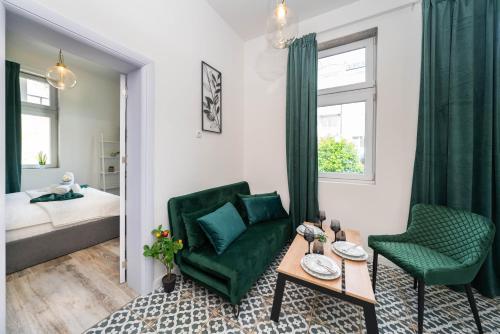 Foto Apartment in the Heart of the Top Center 1