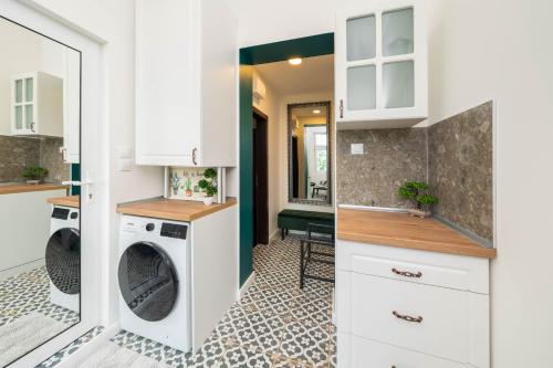 Foto Apartment in the Heart of the Top Center 5