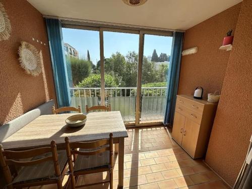 Appartement 4 à 6 personnes accès direct plage Miramar