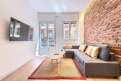 Artekale & Pintxos in Old Town