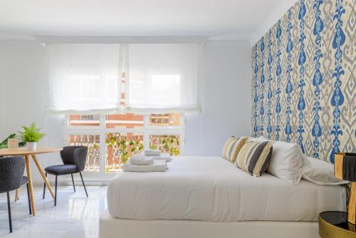 Muelle Uno Studio with Sea View