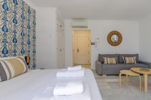 Muelle Uno Studio with Sea View