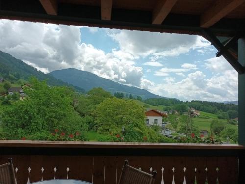 ゲストハウスから撮影された、または一般的な山の景色