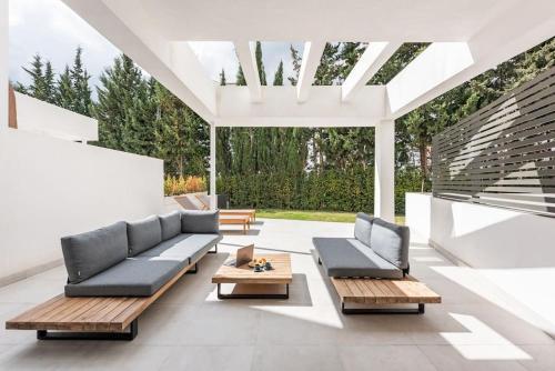 Charming beach home in Estepona west