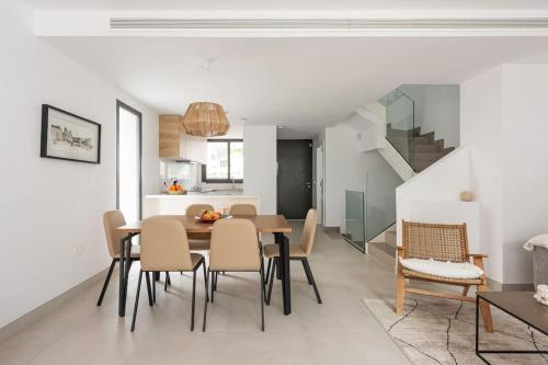 Χώρος καθιστικού στο Charming beach home in Estepona west