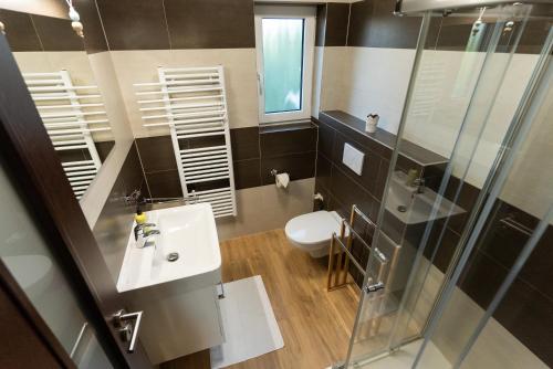Kúpeľňa v ubytovaní Apartmány Kohoutek a Slepička v Novohradských horách