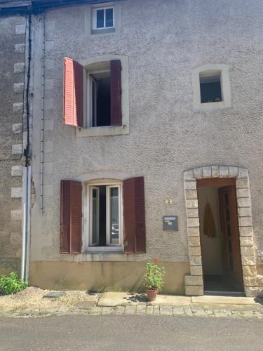 jolie maison dans petit village