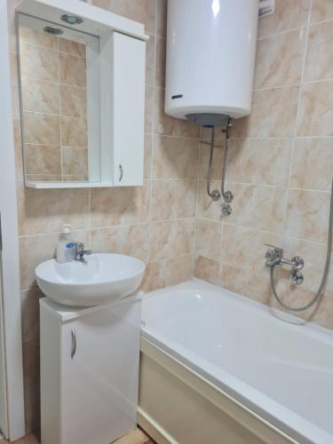 Et badeværelse på Apartmani Loznica
