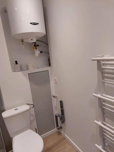 Photo de la galerie de l'établissement Jolie studio entièrement rénové et climatisé, à Avignon