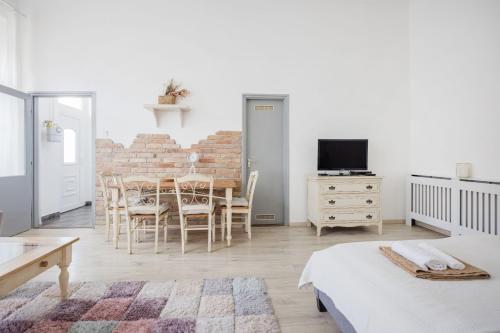 A touch of Provence and pastels in the centre 1061 Budapest, 38 Király utca kép - 3