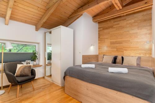 Posteľ alebo postele v izbe v ubytovaní Apartamenty Orla