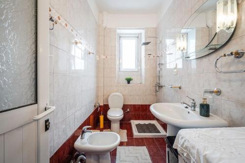 Ένα μπάνιο στο Maria's Apartment