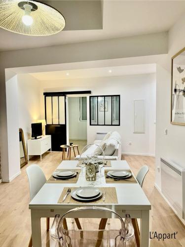 L' Appart' , tendance et épuré avec bel extérieur, proche du centre