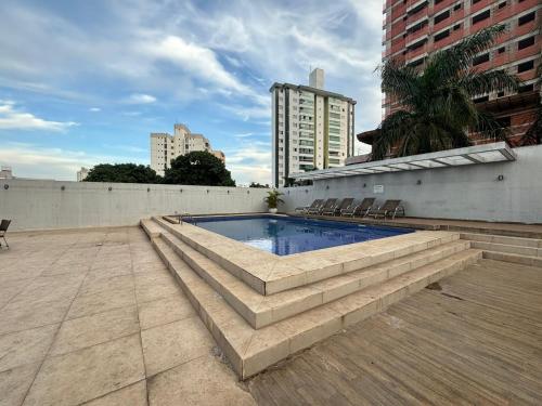 Πισίνα στο ή κοντά στο 701 - Flat Temporada em Goiania-proximo ao Parque Areião