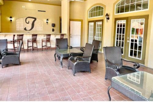 Spacious & Cozy Home- Near all Disney Parks photo 41