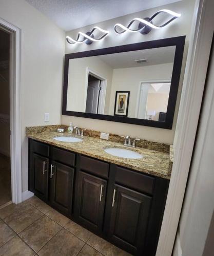 Spacious & Cozy Home- Near all Disney Parks photo 23