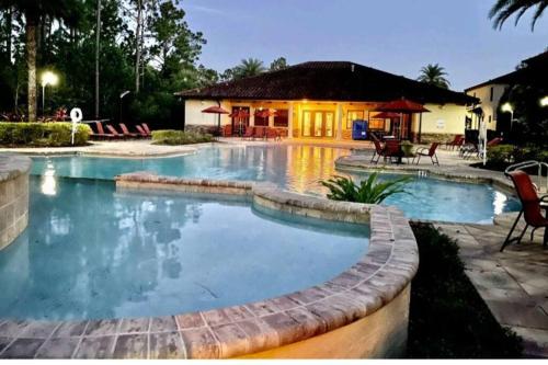 Spacious & Cozy Home- Near all Disney Parks photo 5
