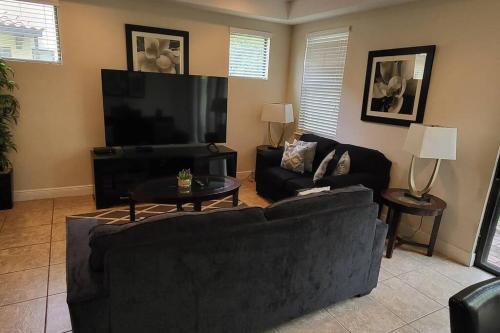 Spacious & Cozy Home- Near all Disney Parks photo 39
