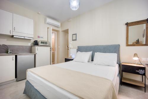 Posteľ alebo postele v izbe v ubytovaní Bentzi...Boutique Apartment 1, Classic Double with kitchenette, 2 Guests
