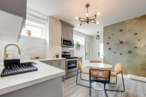 Gallery image of Cozy Compact Apartment Comfort Beyond A Hotel Stay in Peterborough