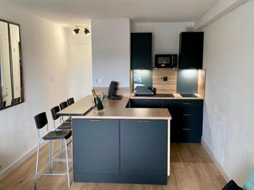 Studio Rénové et Climatisé avec Terrasse, Parking Privé et Options Confort à Marseillan - FR-1-387-209