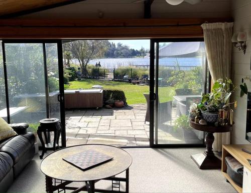 Gallery image of Lakeside Retreat in Hamilton