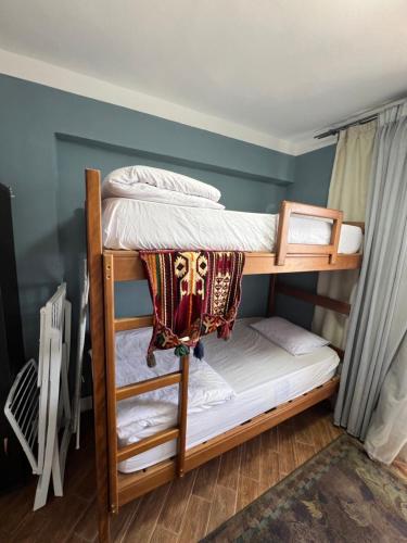 Двуетажно легло или двуетажни легла в стая в Downtown Sea View Suites