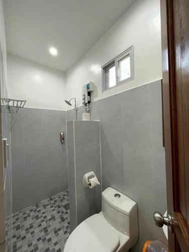 Bilik mandi di The Ivory Castle