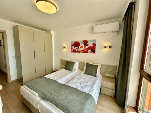 Cama o camas de una habitación en Apartment complex Mirage of Nessebar
