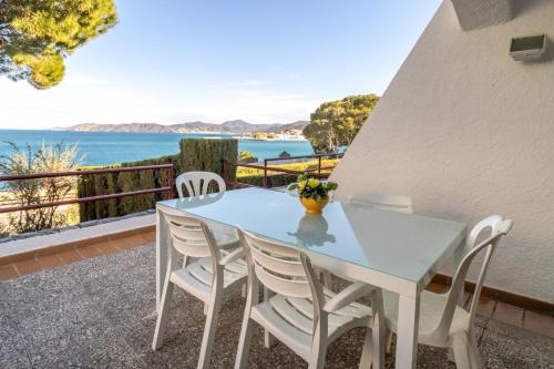 Grifeu 15.1 - Casa adosada con piscina comunitaria