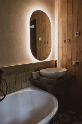 Bagno di Kupetaite - Straw Bale Cabin in Nature