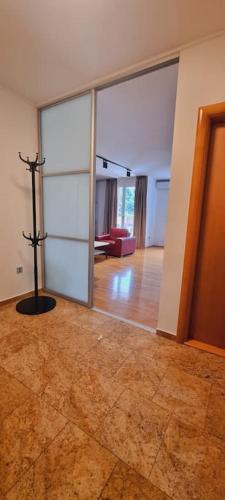 Ένα ή περισσότερα κρεβάτια σε δωμάτιο στο Apartment Društveni dom I