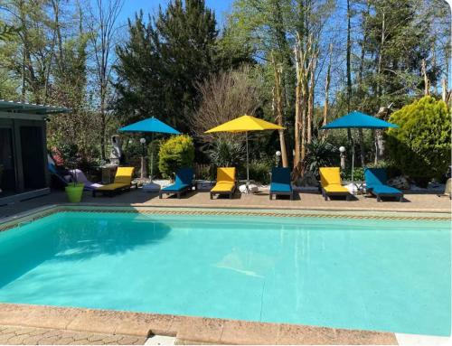 Studio 2eme étage côté piscine