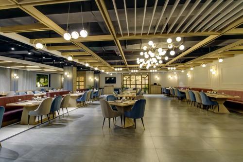 Restaurace v ubytování Cozzet Sonipat - A Cygnett Hotel