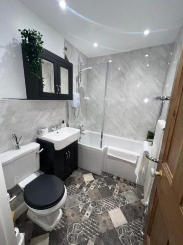 Et badeværelse på 40 High street Cottage