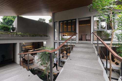 Μπαλκόνι ή βεράντα στο Mahitala Villa Bandung Heated Pool