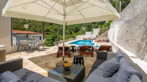 Posezení v ubytování Caleta Seaview Suites II - Pool & Jacuzzi