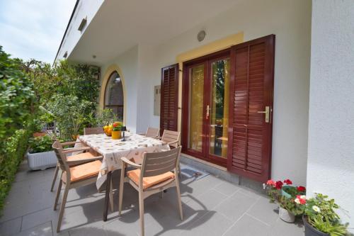 50 Meter zum längsten Strand Krks